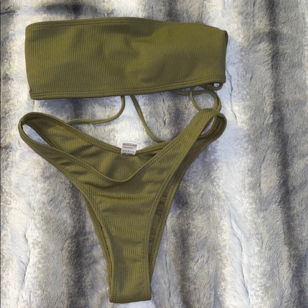 Thong bikini